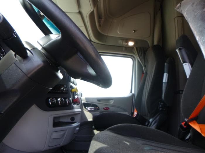 2021 Peterbilt 579 — photo 17