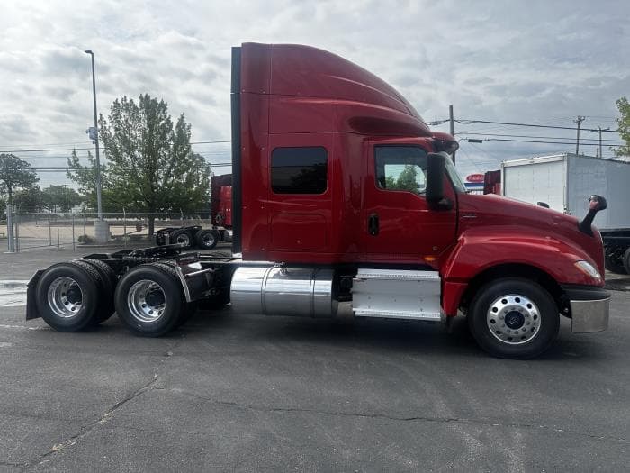 2026 International LT — photo 5