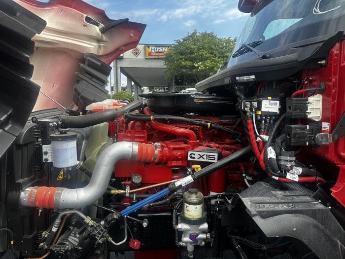 2026 International LT — photo 9