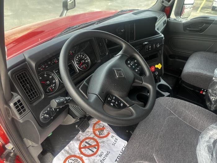 2026 International LT — photo 13