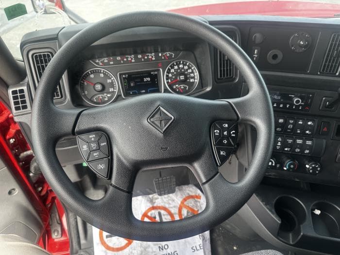 2026 International LT — photo 12