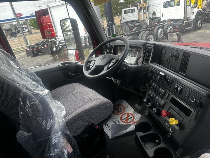 2026 International LT — photo 17