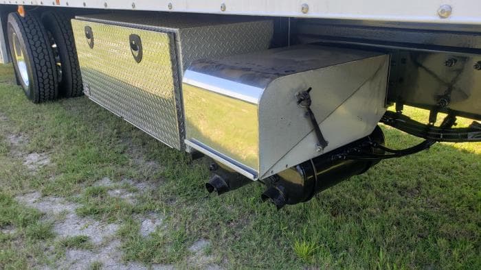 2020 Peterbilt 337 — photo 24