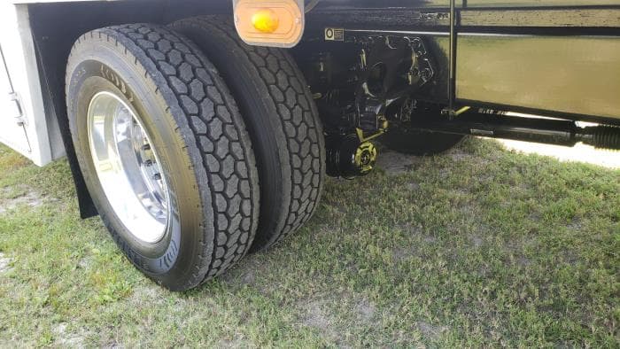 2020 Peterbilt 337 — photo 25