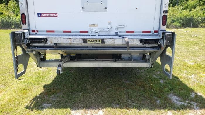 2020 Peterbilt 337 — photo 32