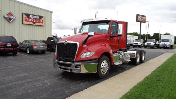 2026 International LT — photo 2