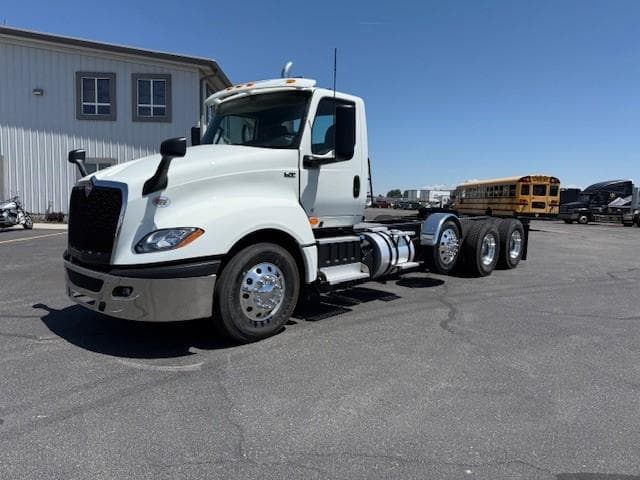 2026 International LT — photo 2