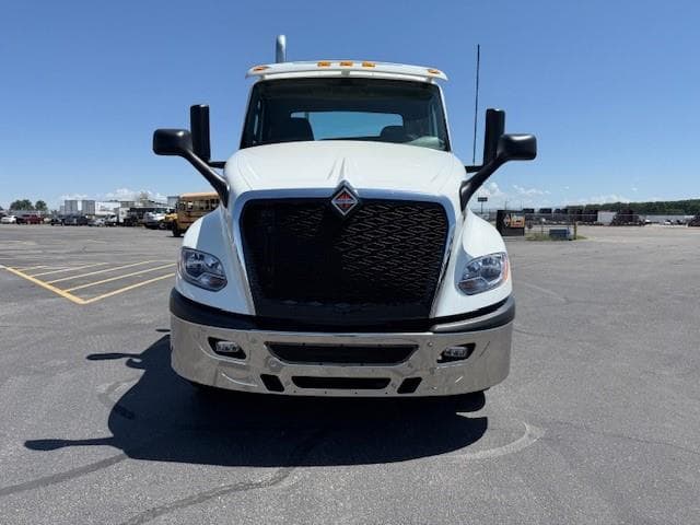 2026 International LT — photo 9