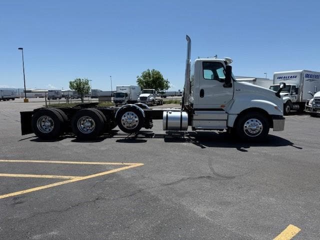 2026 International LT — photo 7