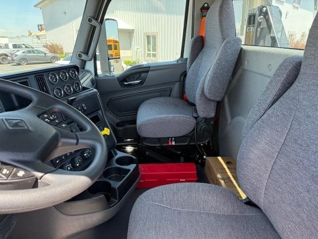 2026 International LT — photo 12