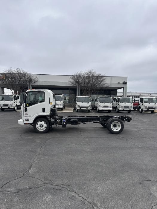 2024 Isuzu NRR — photo 18