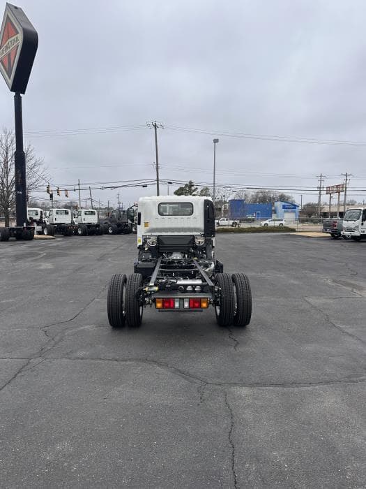 2024 Isuzu NRR — photo 20