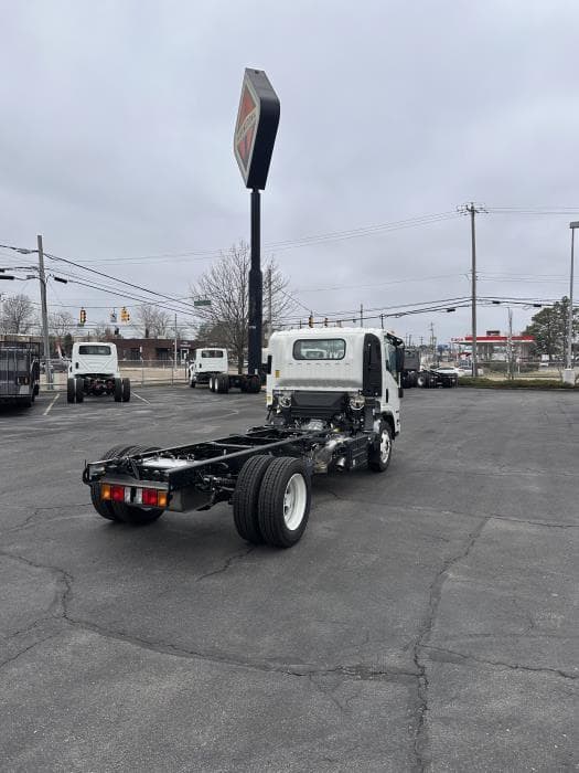 2024 Isuzu NRR — photo 21