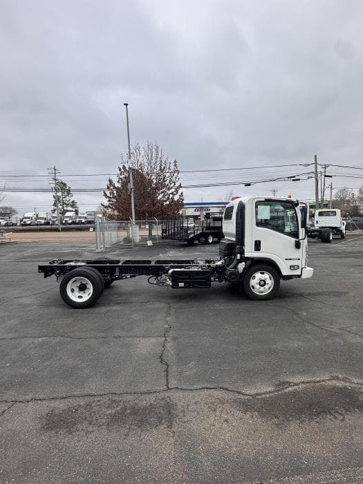 2024 Isuzu NRR — photo 22