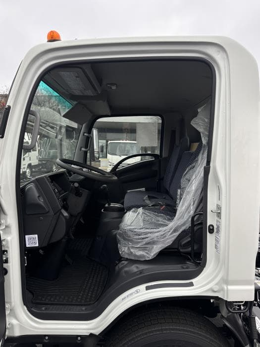 2024 Isuzu NRR — photo 25