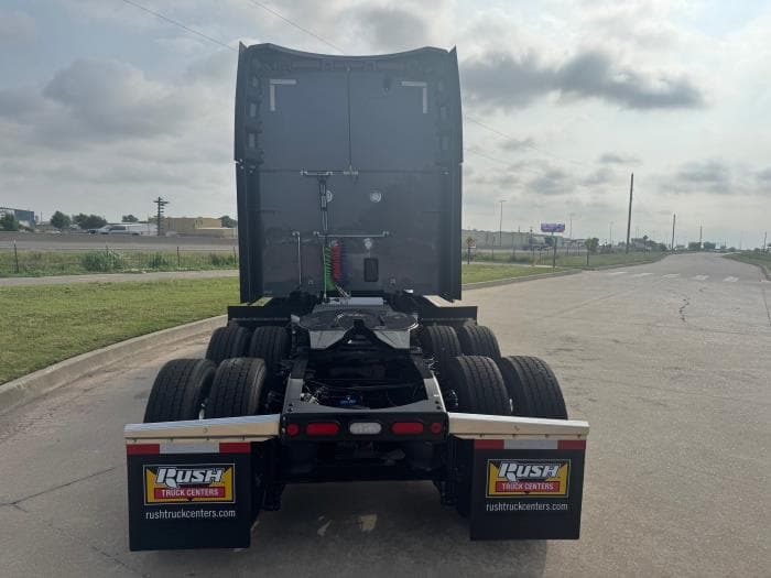 2026 Peterbilt 579 — photo 9