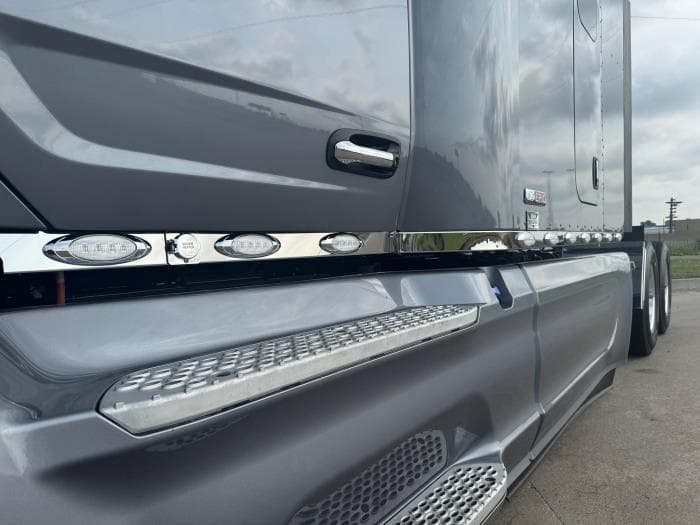 2026 Peterbilt 579 — photo 12