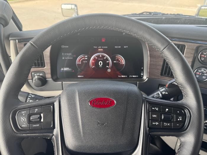 2026 Peterbilt 579 — photo 15