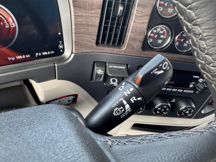 2026 Peterbilt 579 — photo 19
