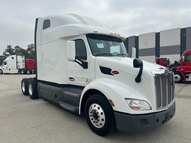 2021 Peterbilt 579 — photo 12
