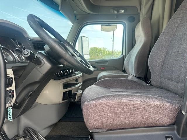 2019 Peterbilt 579 — photo 11