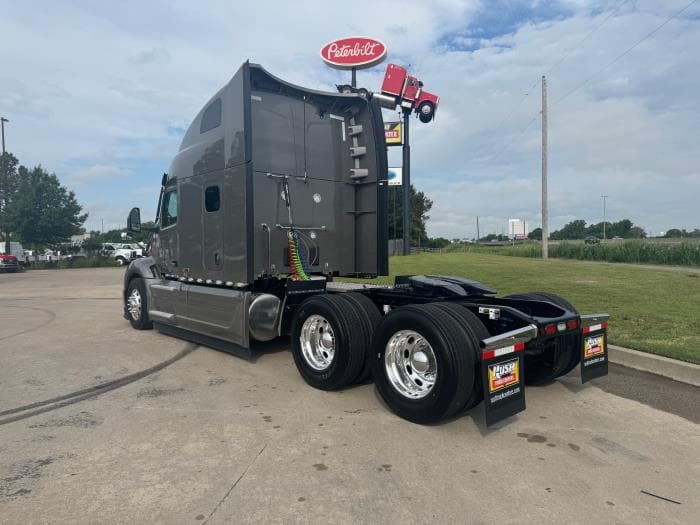 2026 Peterbilt 579 — photo 4