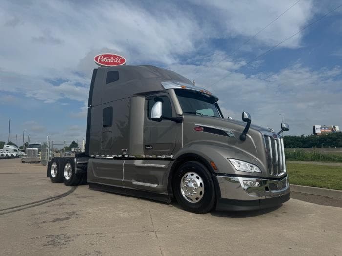 2026 Peterbilt 579 — photo 5