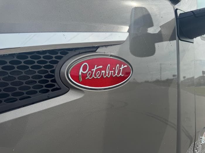 2026 Peterbilt 579 — photo 10