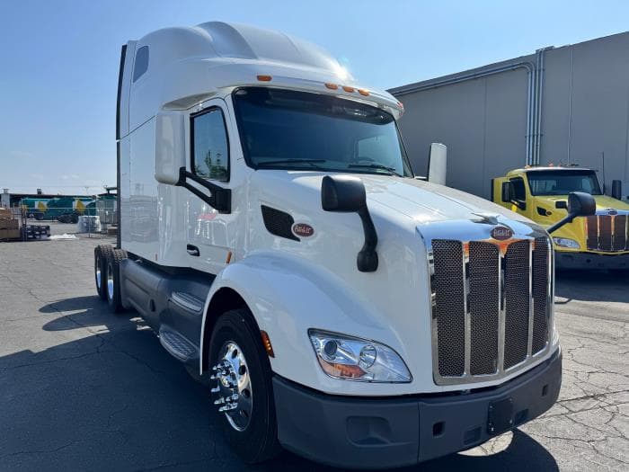 2021 Peterbilt 579 — photo 4