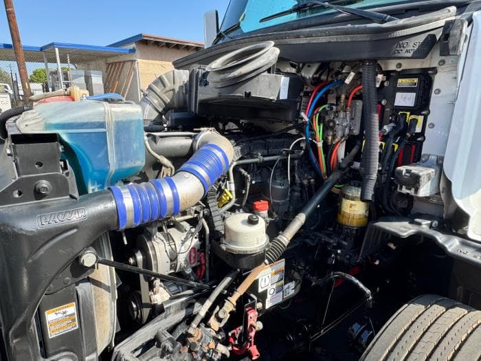 2021 Peterbilt 579 — photo 10