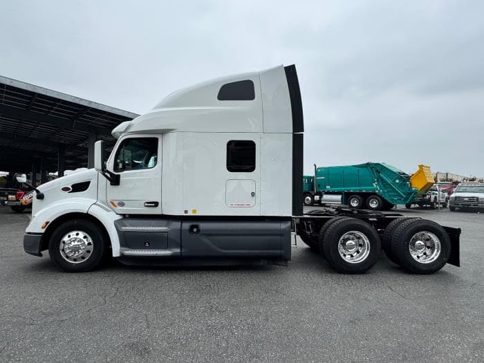 2021 Peterbilt 579 — photo 9