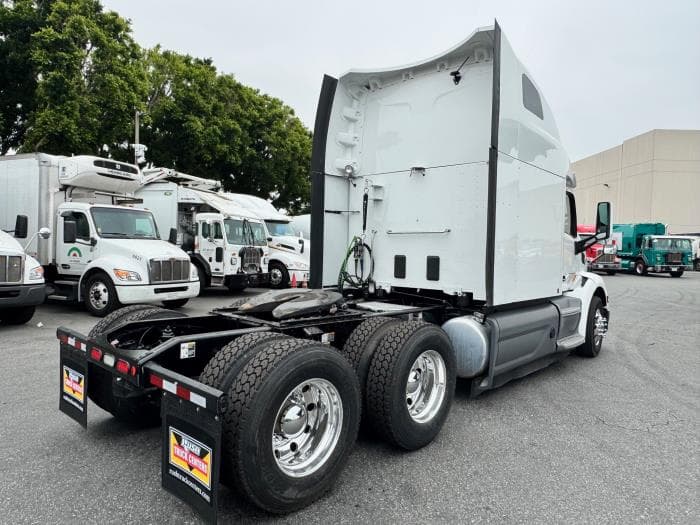2021 Peterbilt 579 — photo 6