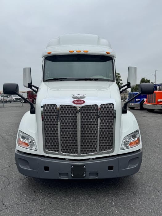 2021 Peterbilt 579 — photo 3
