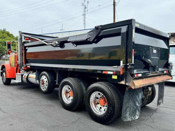 2017 Peterbilt 389 — photo 8