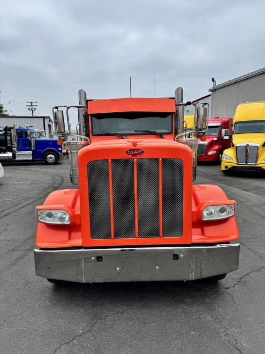 2017 Peterbilt 389 — photo 3