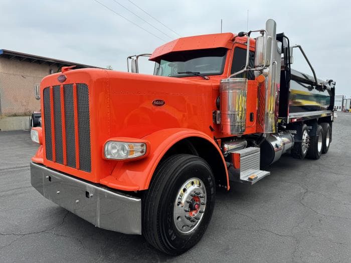 2017 Peterbilt 389 — photo 2