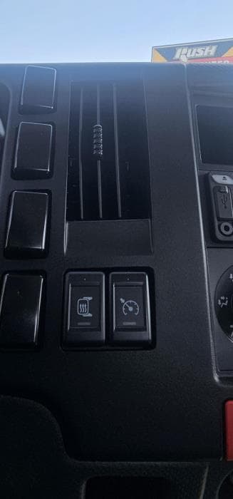 2025 Isuzu NRR — photo 18