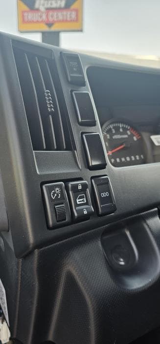 2025 Isuzu NRR — photo 20