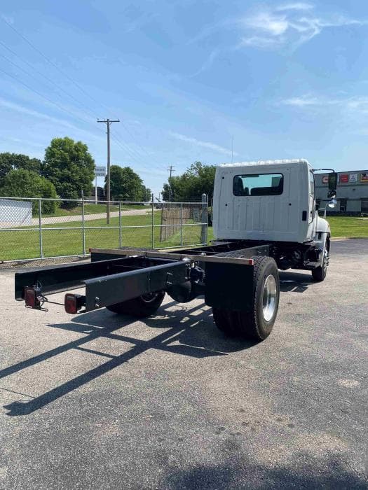 2025 Hino L6 — photo 6