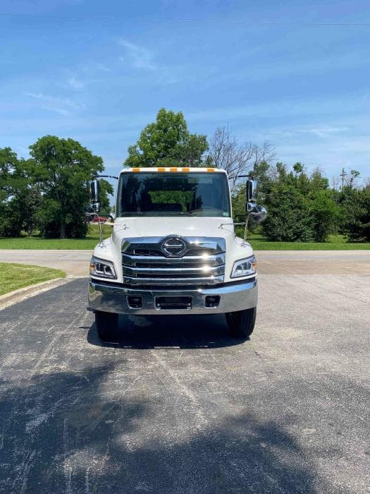 2025 Hino L6 — photo 4