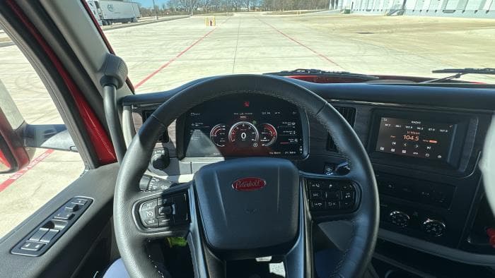 2026 Peterbilt 579 — photo 18
