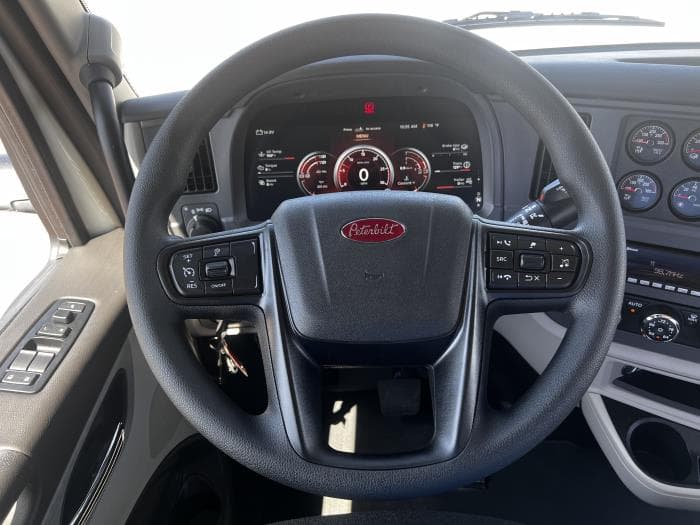2026 Peterbilt 567 — photo 16