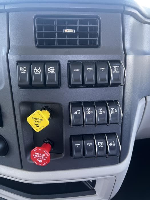 2026 Peterbilt 567 — photo 19