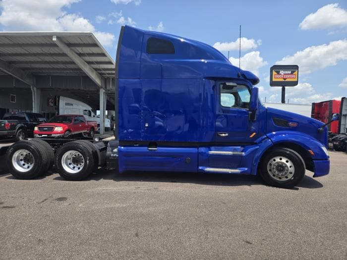 2022 Peterbilt 579 — photo 18