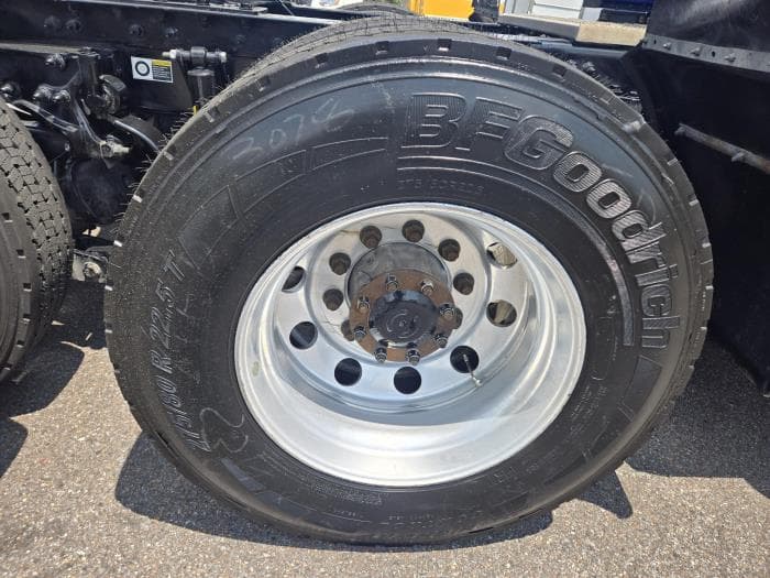 2022 Peterbilt 579 — photo 22