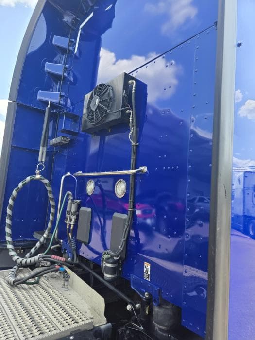 2022 Peterbilt 579 — photo 25