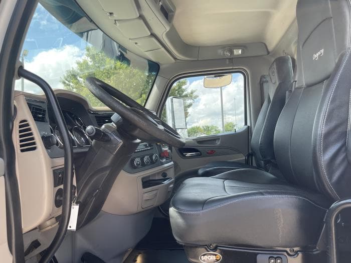 2022 Peterbilt 567 — photo 17