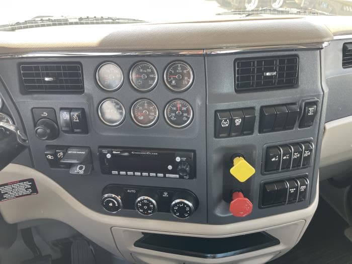 2022 Peterbilt 567 — photo 19