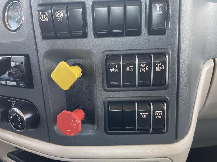 2022 Peterbilt 567 — photo 20