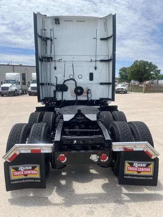 2021 International LT — photo 4